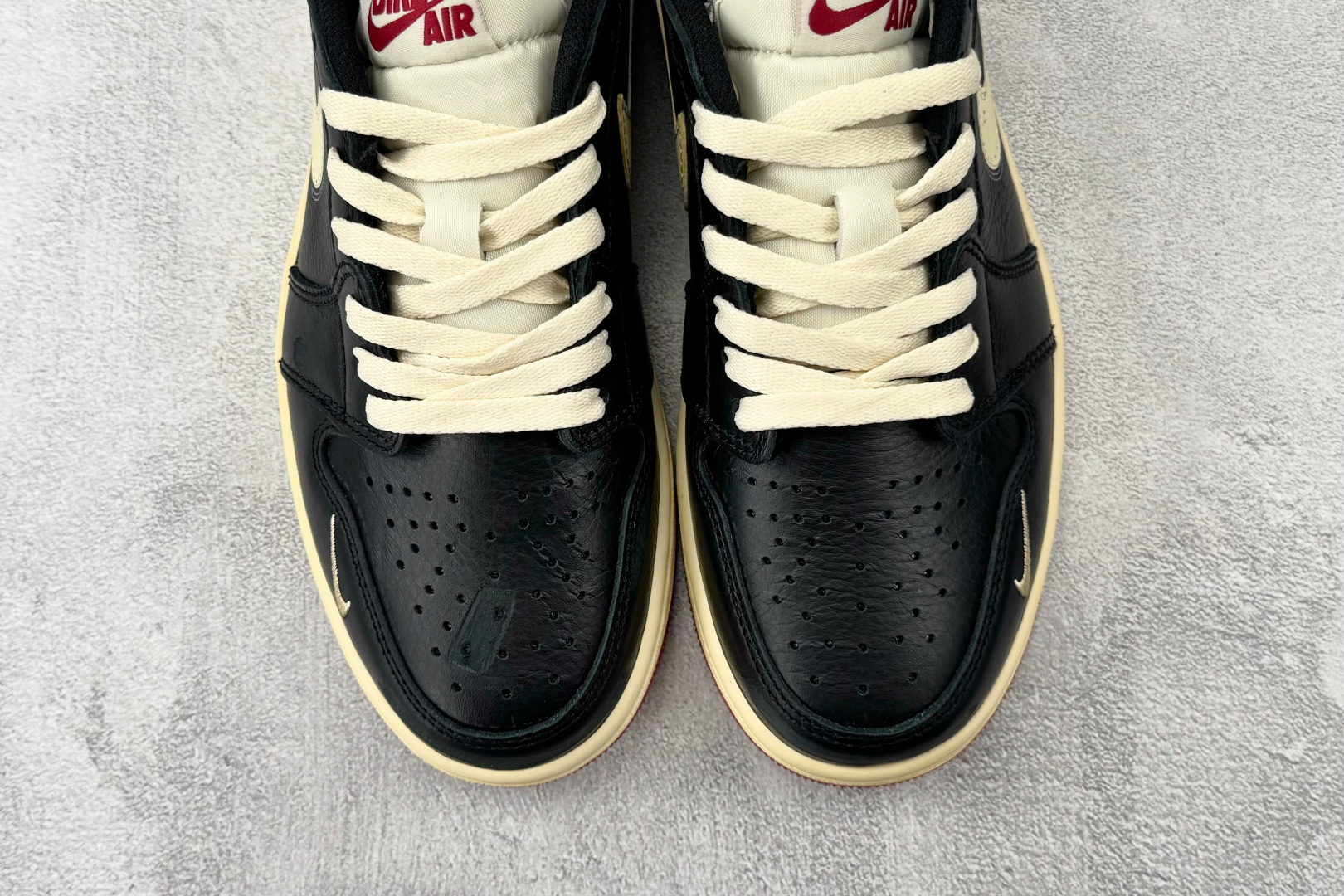 顶级Nigel Sylvester x Jordan Air Jordan 1 Retro Low Nitro ”Better With Time” 白黑红 IB8958-001