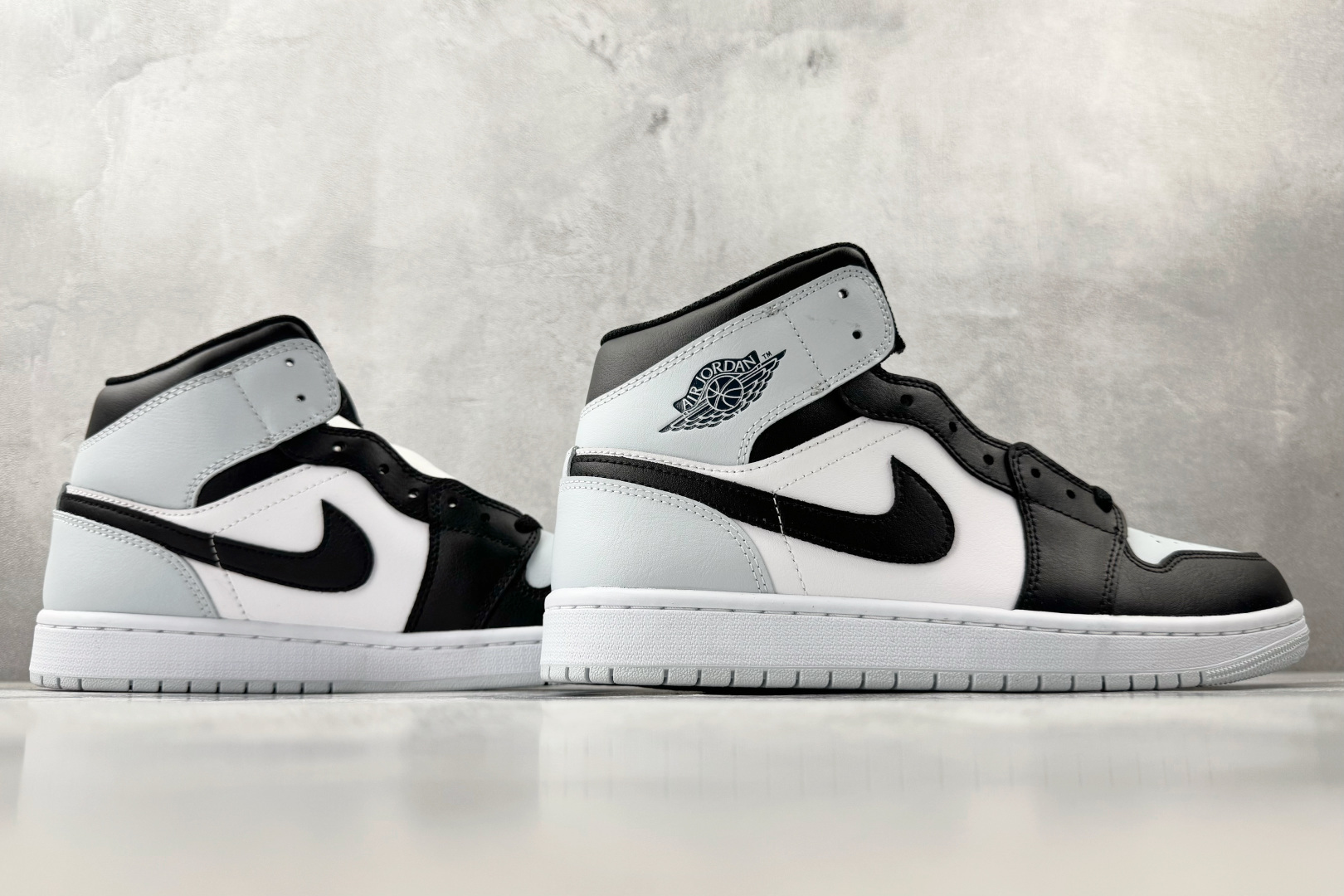 270 Jordan Air Jordan 1 Squadron Blue Toe黑白蓝 DQ8426-002