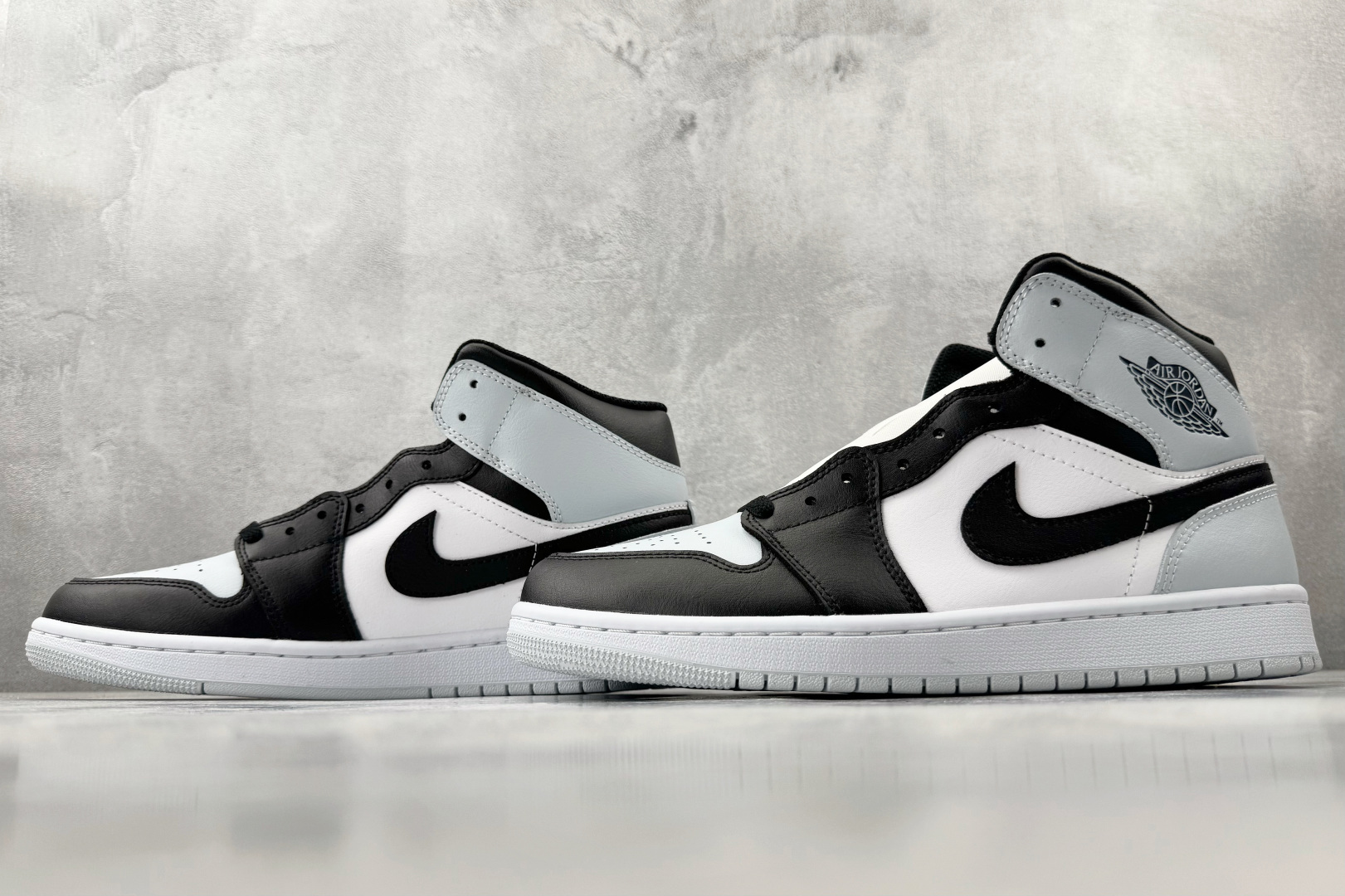 270 Jordan Air Jordan 1 Squadron Blue Toe黑白蓝 DQ8426-002