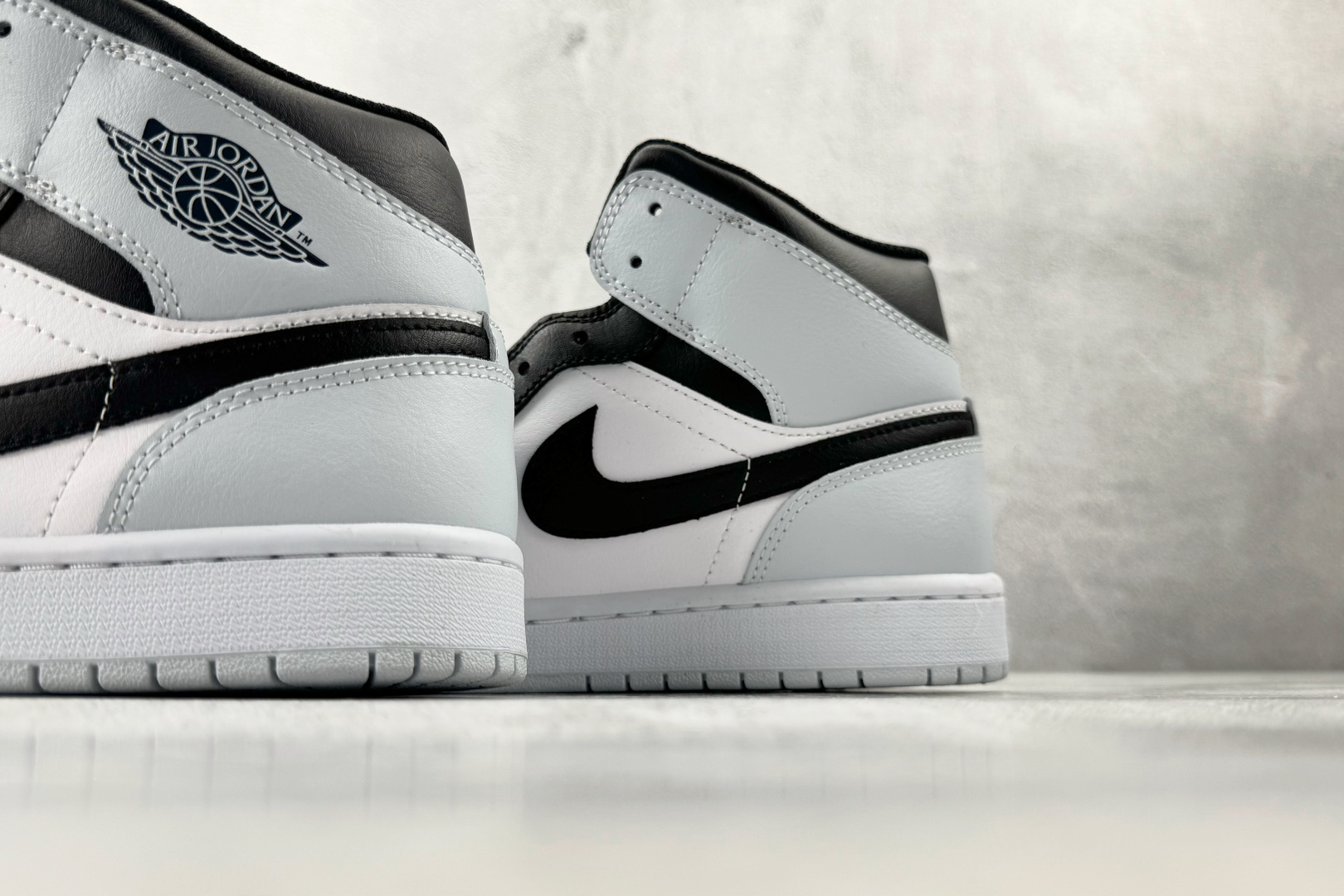 270 Jordan Air Jordan 1 Squadron Blue Toe黑白蓝 DQ8426-002