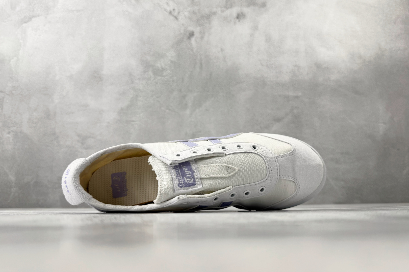 Onitsuka Tiger鬼塚虎 MEXICO 66 帆布 白紫色货号：1183B772-101尺码：