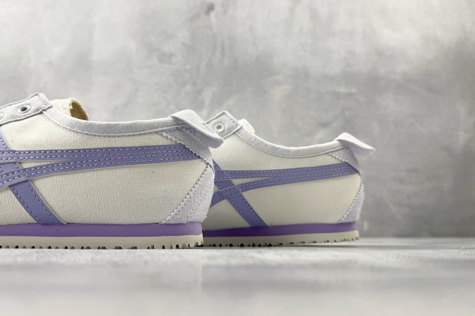 Onitsuka Tiger鬼塚虎 MEXICO 66 帆布 白紫色货号：1183B772-101尺码：