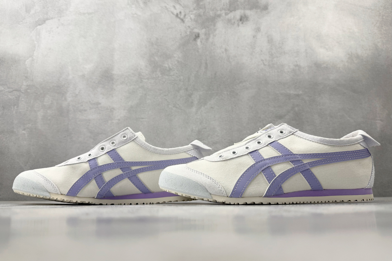Onitsuka Tiger鬼塚虎 MEXICO 66 帆布 白紫色货号：1183B772-101尺码：