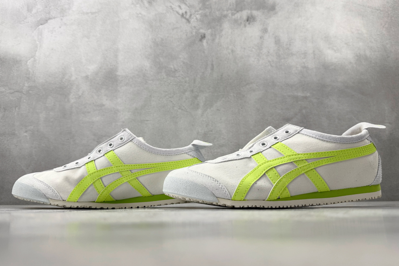 Onitsuka Tiger鬼塚虎 MEXICO 66 帆布 浅绿白货号：1183B772-102尺码：