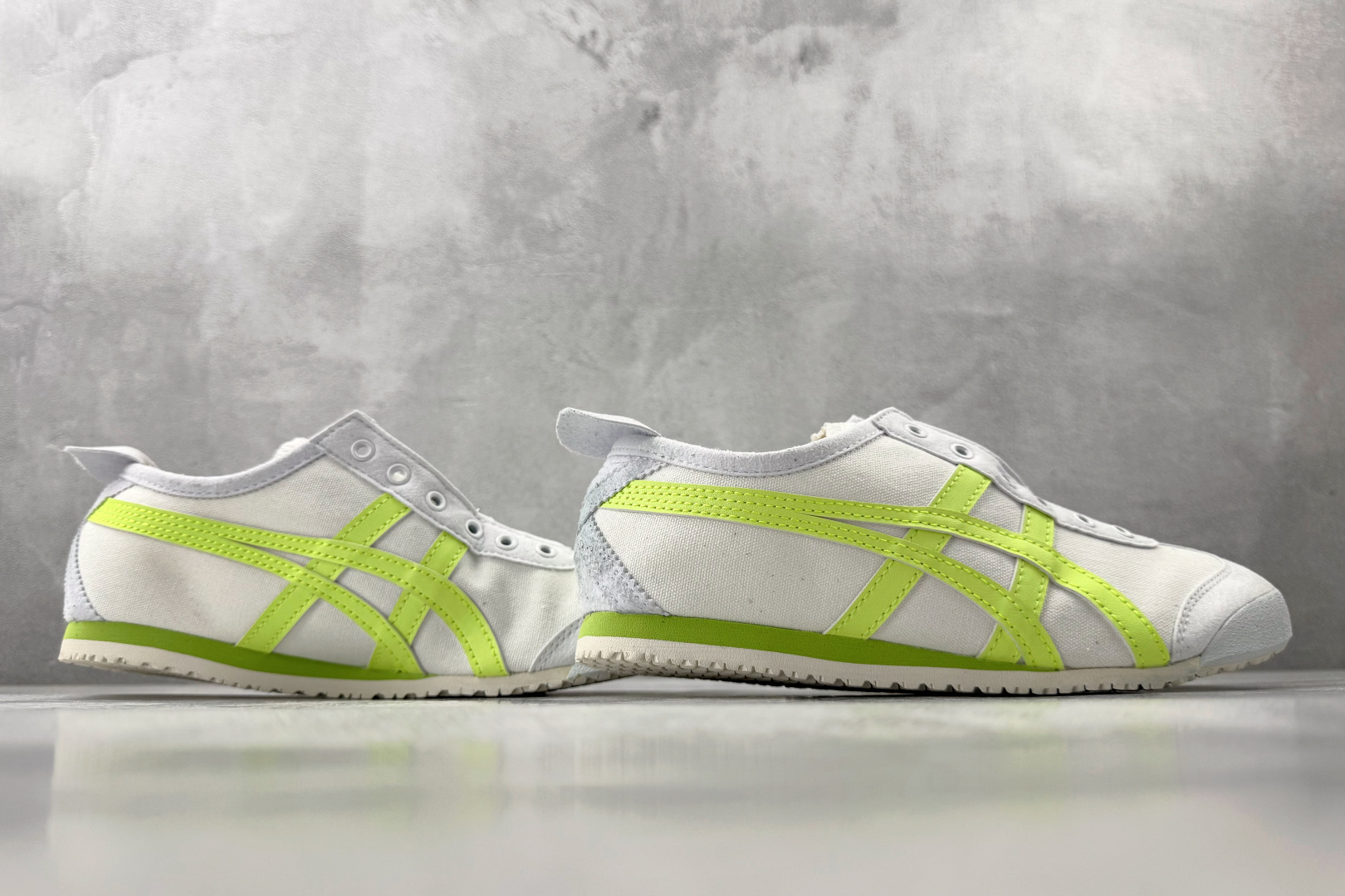 Onitsuka Tiger鬼塚虎 MEXICO 66 帆布 浅绿白货号：1183B772-102尺码：