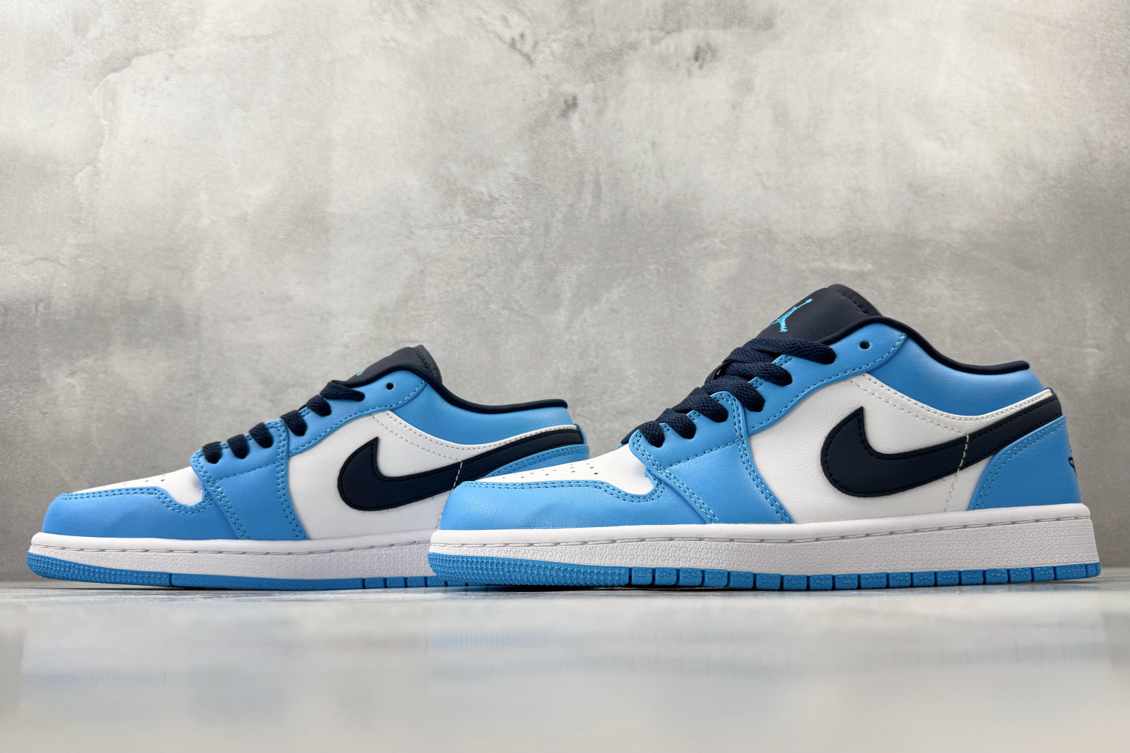 平台爆款 Jordan Air Jordan 1 low ”unc” 北卡蓝 553558-144-Top High Quatity Cheap Sneakers Fashion Clothing Clothes Bags handbags Shoes of all Brand wholesale With The best Quality And Beautiful Price from China Factory Chinese suppliers wholesaler seller 平台爆款 Jordan Air Jordan 1 low ”unc” 北卡蓝 553558-144