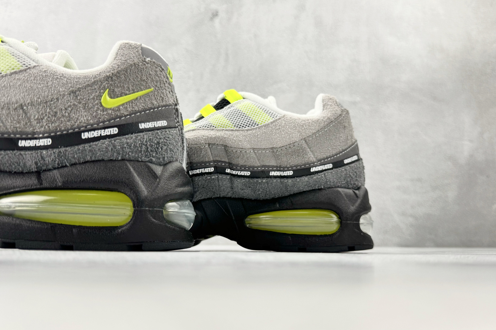 口碑神作 UNDEFEATED × Nike Air Max 95 纽约限定 灰绿 IB4523-004