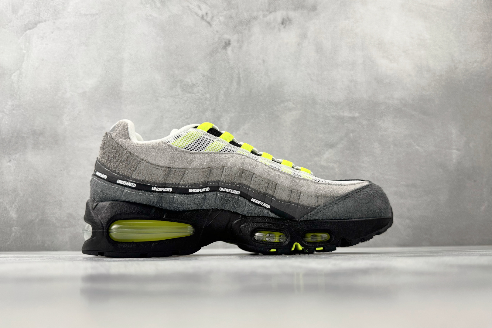 口碑神作 UNDEFEATED × Nike Air Max 95 纽约限定 灰绿 IB4523-004