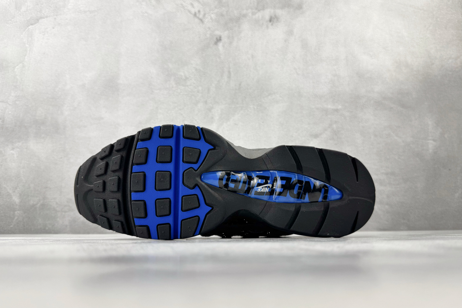 口碑神作 UNDEFEATED × Nike Air Max 95 灰色 IB4523-001-Top High Quatity Cheap Sneakers Fashion Clothing Clothes Bags handbags Shoes of all Brand wholesale With The best Quality And Beautiful Price from China Factory Chinese suppliers wholesaler seller 口碑神作 UNDEFEATED × Nike Air Max 95 灰色 IB4523-001
