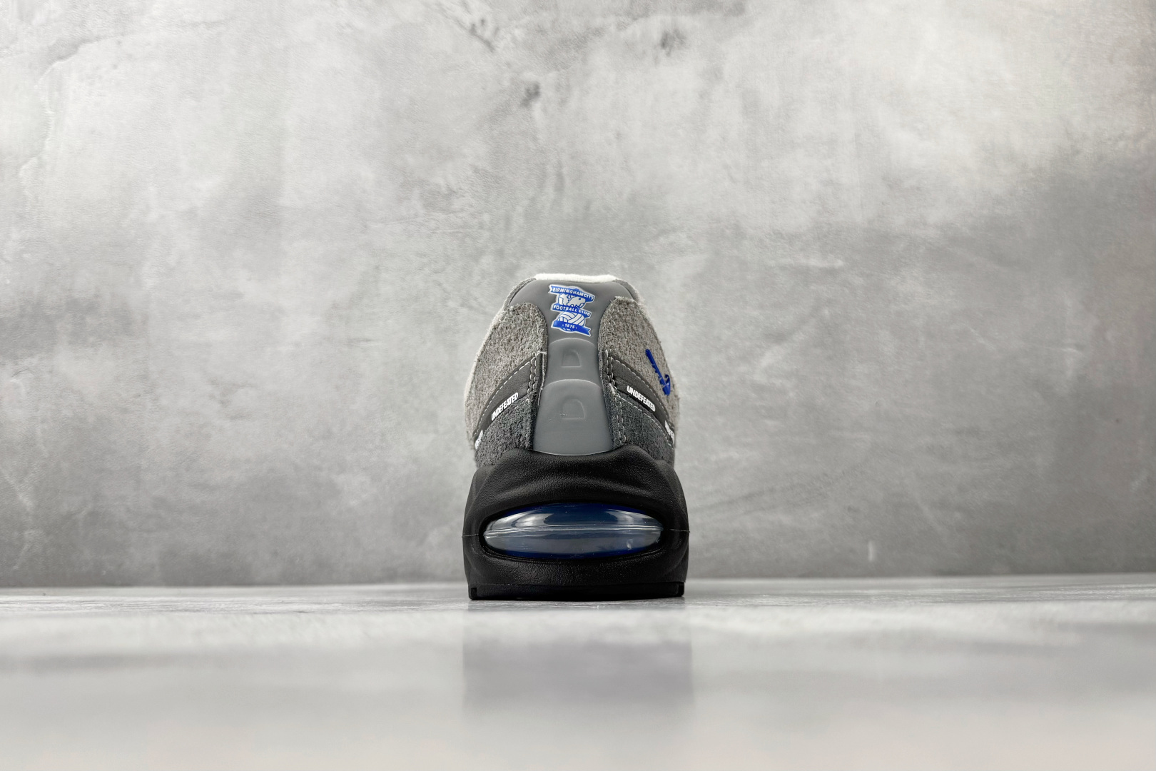 口碑神作 UNDEFEATED × Nike Air Max 95 灰色 IB4523-001-Top High Quatity Cheap Sneakers Fashion Clothing Clothes Bags handbags Shoes of all Brand wholesale With The best Quality And Beautiful Price from China Factory Chinese suppliers wholesaler seller 口碑神作 UNDEFEATED × Nike Air Max 95 灰色 IB4523-001