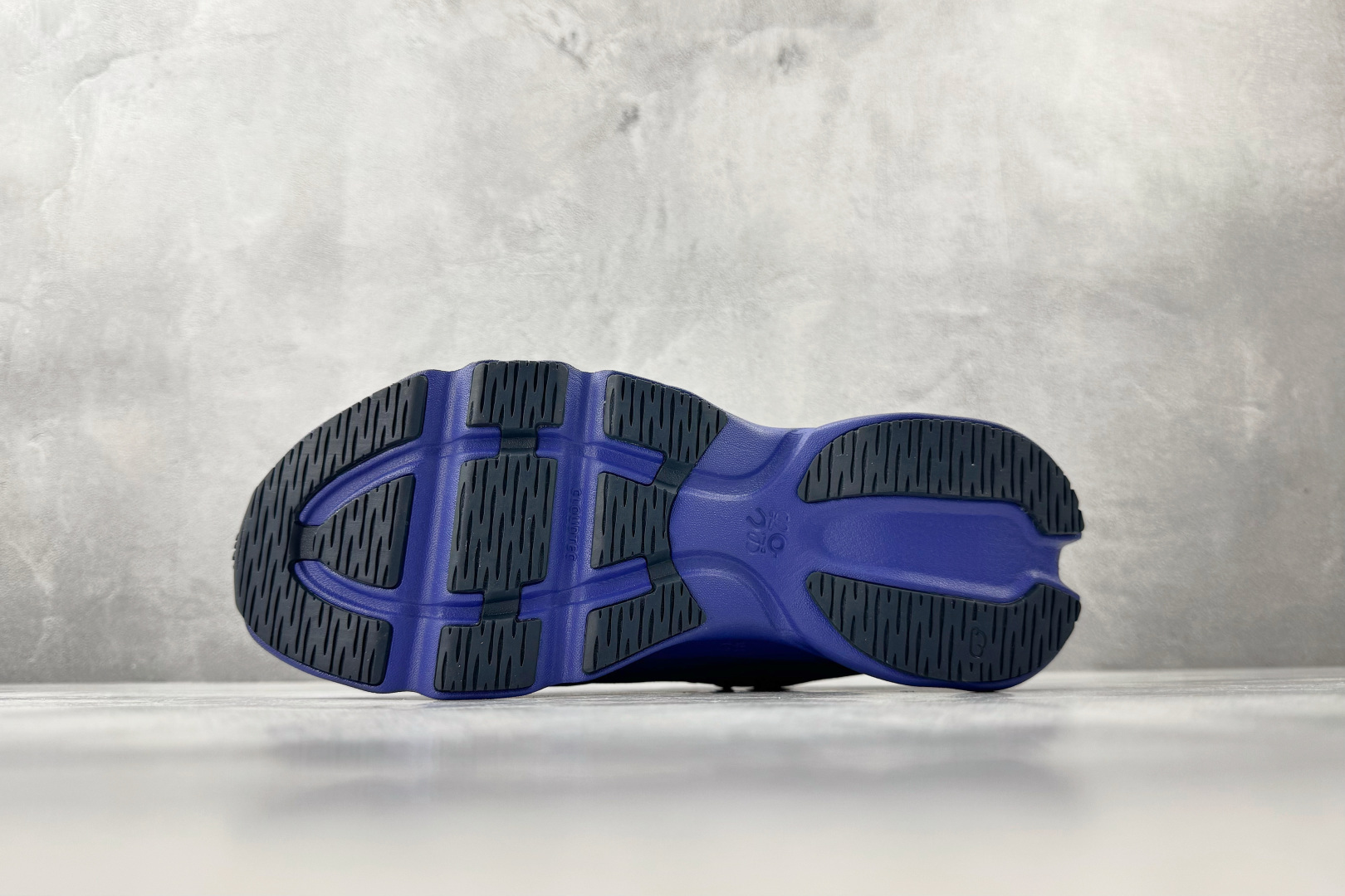 【ON东莞版】开发数月 年末重磅来袭 正确细节 完美还原 LOEWE罗意威 x ON昂跑 联名款 Clo