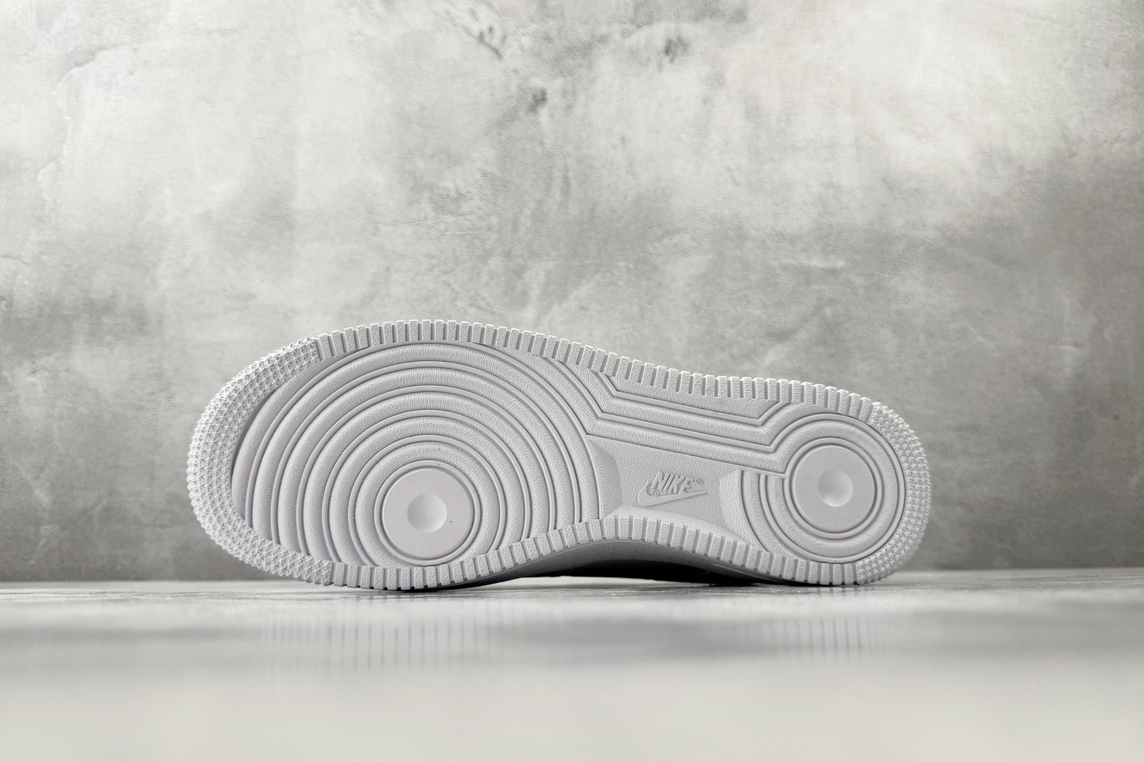 200 口碑之作 Nike Air Force 1 白黑色 HF2898-101