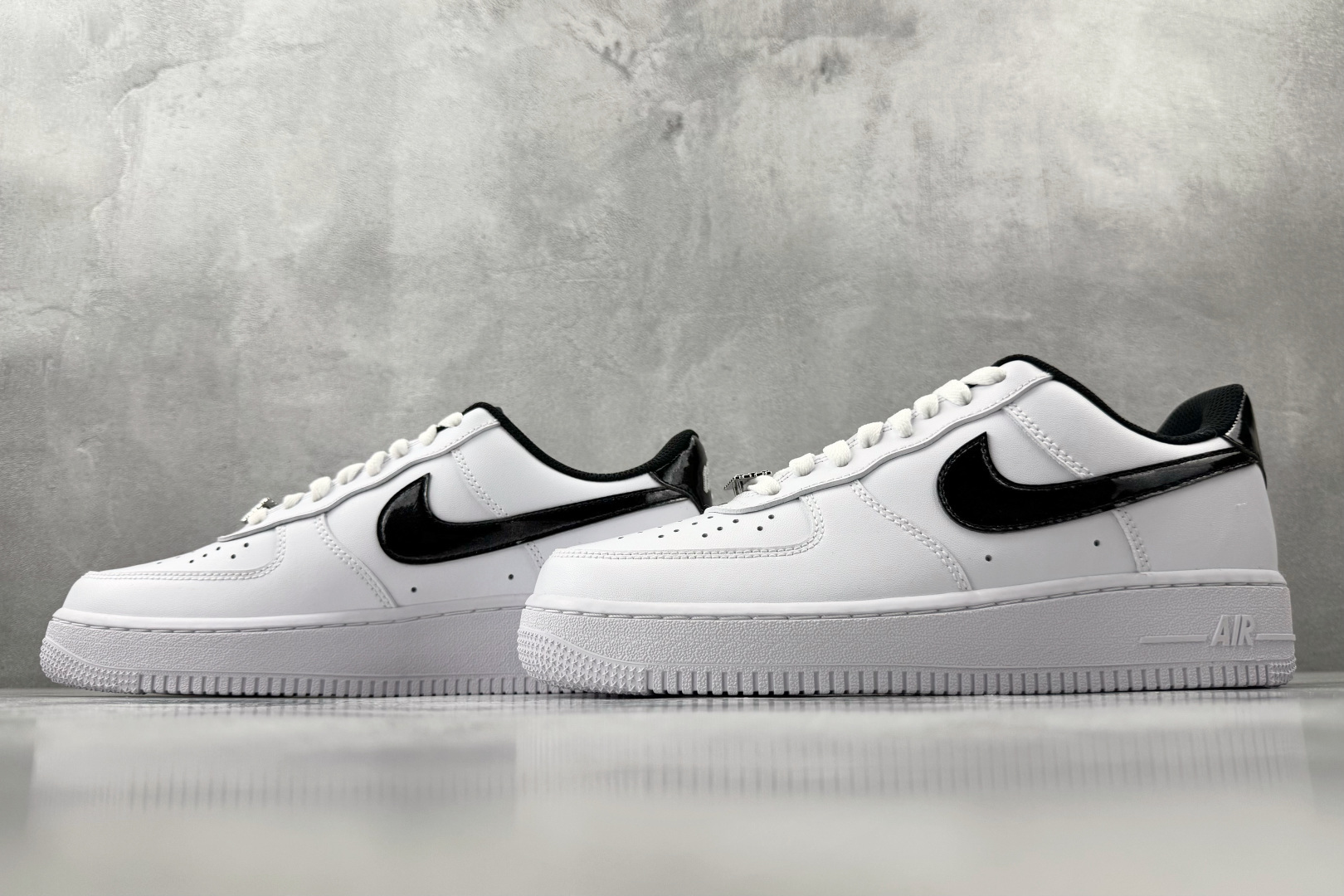 Nike Air Force 1 白黑色 HF2898-101-Top High Quatity Cheap Sneakers Fashion Clothing Clothes Bags handbags Shoes of all Brand wholesale With The best Quality And Beautiful Price from China Factory Chinese suppliers wholesaler seller Nike Air Force 1 白黑色 HF2898-101