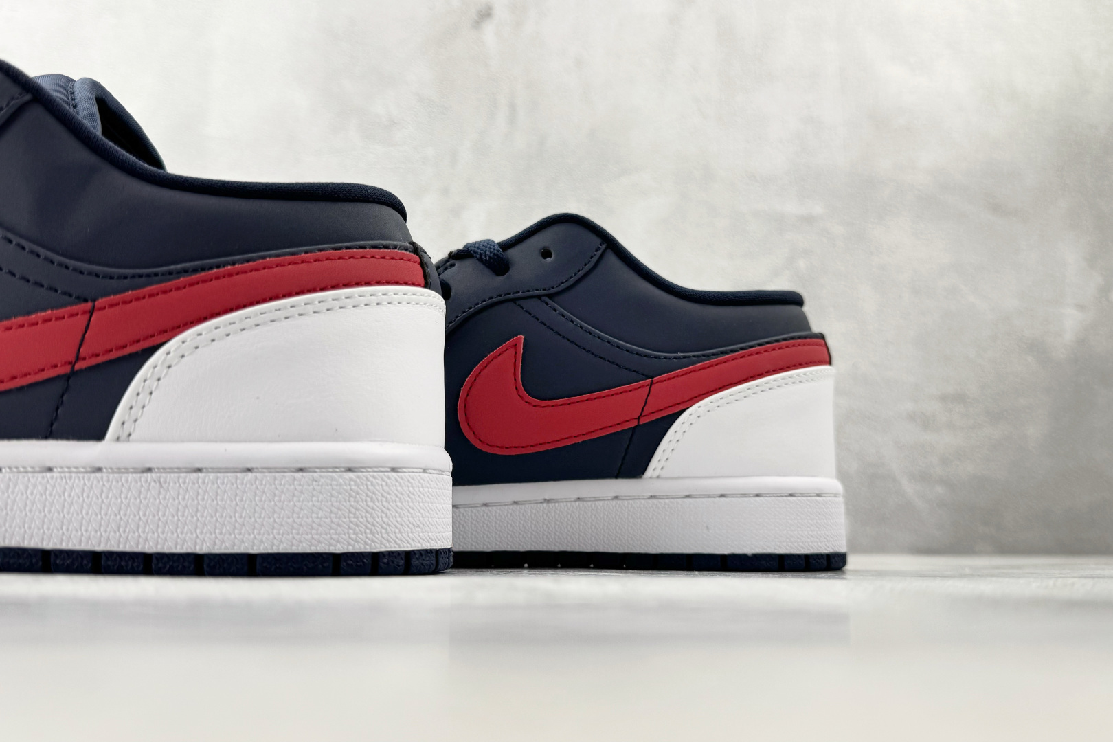 平台爆款 Jordan Air Jordan 1 low 爱国者 蓝红 CZ8454-400-Top High Quatity Cheap Sneakers Fashion Clothing Clothes Bags handbags Shoes of all Brand wholesale With The best Quality And Beautiful Price from China Factory Chinese suppliers wholesaler seller 平台爆款 Jordan Air Jordan 1 low 爱国者 蓝红 CZ8454-400