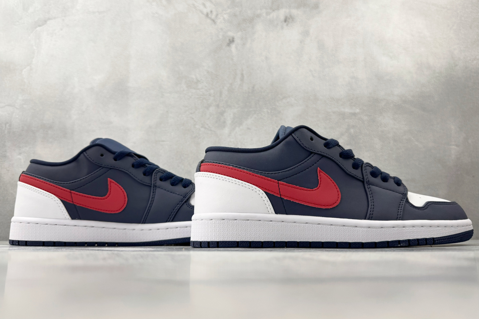 平台爆款 Jordan Air Jordan 1 low 爱国者 蓝红 CZ8454-400-Top High Quatity Cheap Sneakers Fashion Clothing Clothes Bags handbags Shoes of all Brand wholesale With The best Quality And Beautiful Price from China Factory Chinese suppliers wholesaler seller 平台爆款 Jordan Air Jordan 1 low 爱国者 蓝红 CZ8454-400