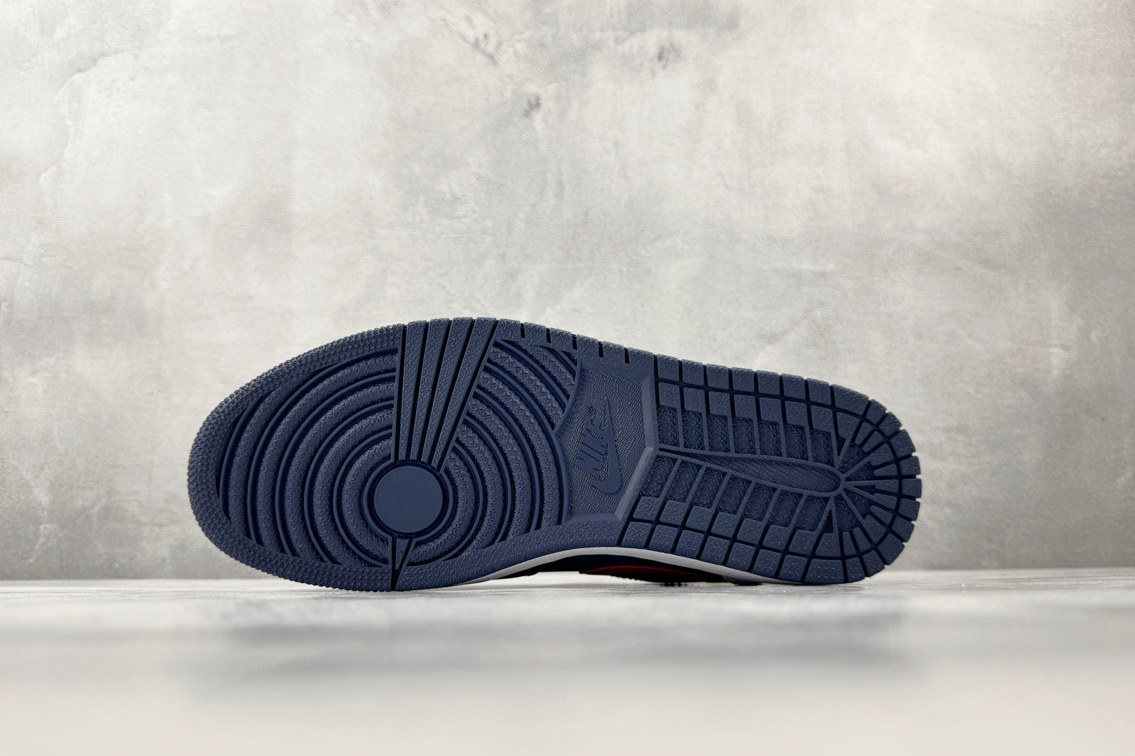 平台爆款 Jordan Air Jordan 1 low 爱国者 蓝红 CZ8454-400-Top High Quatity Cheap Sneakers Fashion Clothing Clothes Bags handbags Shoes of all Brand wholesale With The best Quality And Beautiful Price from China Factory Chinese suppliers wholesaler seller 平台爆款 Jordan Air Jordan 1 low 爱国者 蓝红 CZ8454-400
