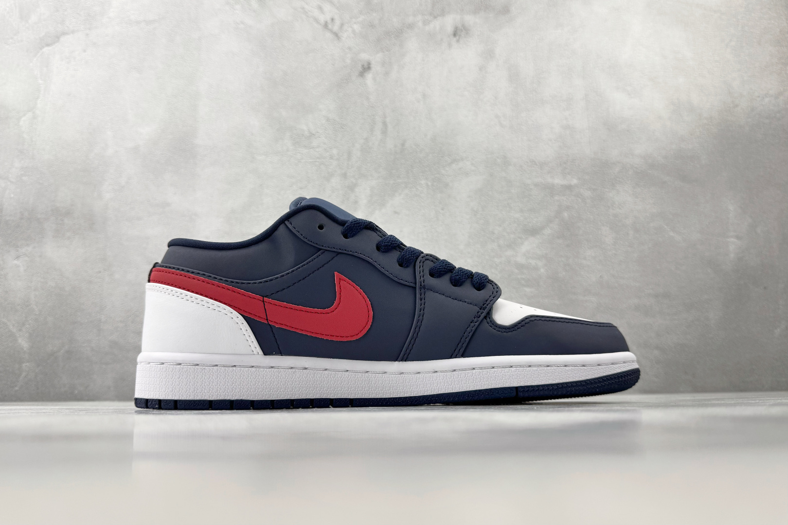 平台爆款 Jordan Air Jordan 1 low 爱国者 蓝红 CZ8454-400-Top High Quatity Cheap Sneakers Fashion Clothing Clothes Bags handbags Shoes of all Brand wholesale With The best Quality And Beautiful Price from China Factory Chinese suppliers wholesaler seller 平台爆款 Jordan Air Jordan 1 low 爱国者 蓝红 CZ8454-400