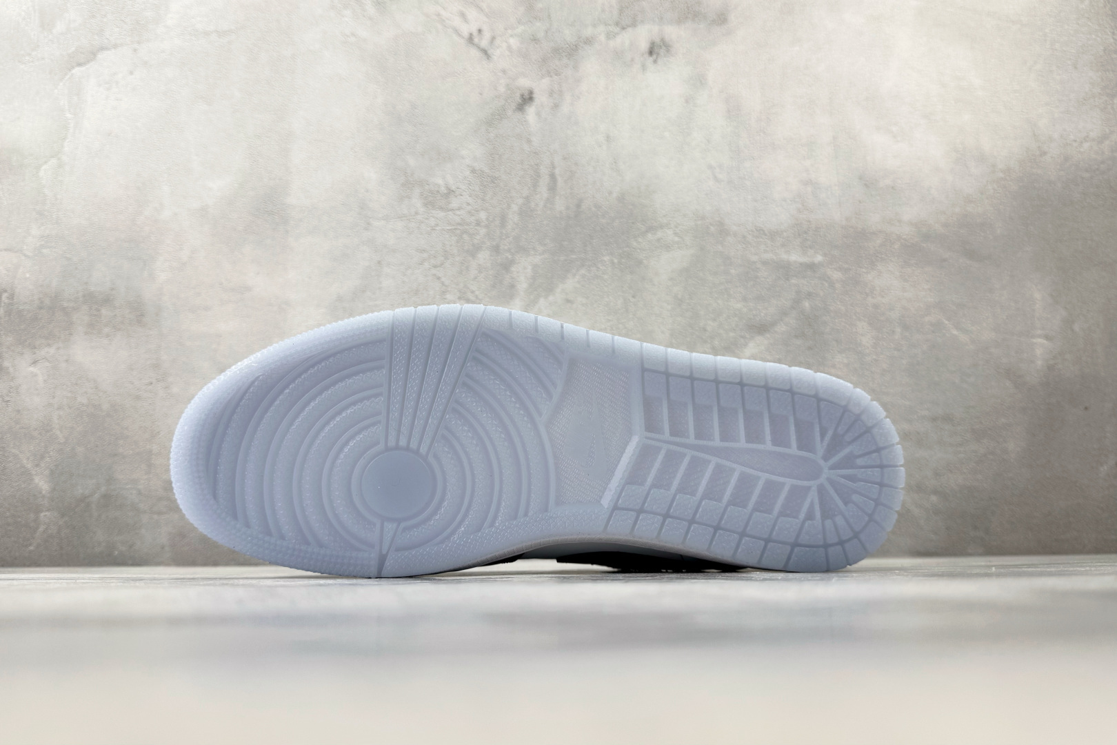 平台爆款 Jordan Air Jordan 1 Low Concord 白黑 DV1309-100-Top High Quatity Cheap Sneakers Fashion Clothing Clothes Bags handbags Shoes of all Brand wholesale With The best Quality And Beautiful Price from China Factory Chinese suppliers wholesaler seller 平台爆款 Jordan Air Jordan 1 Low Concord 白黑 DV1309-100
