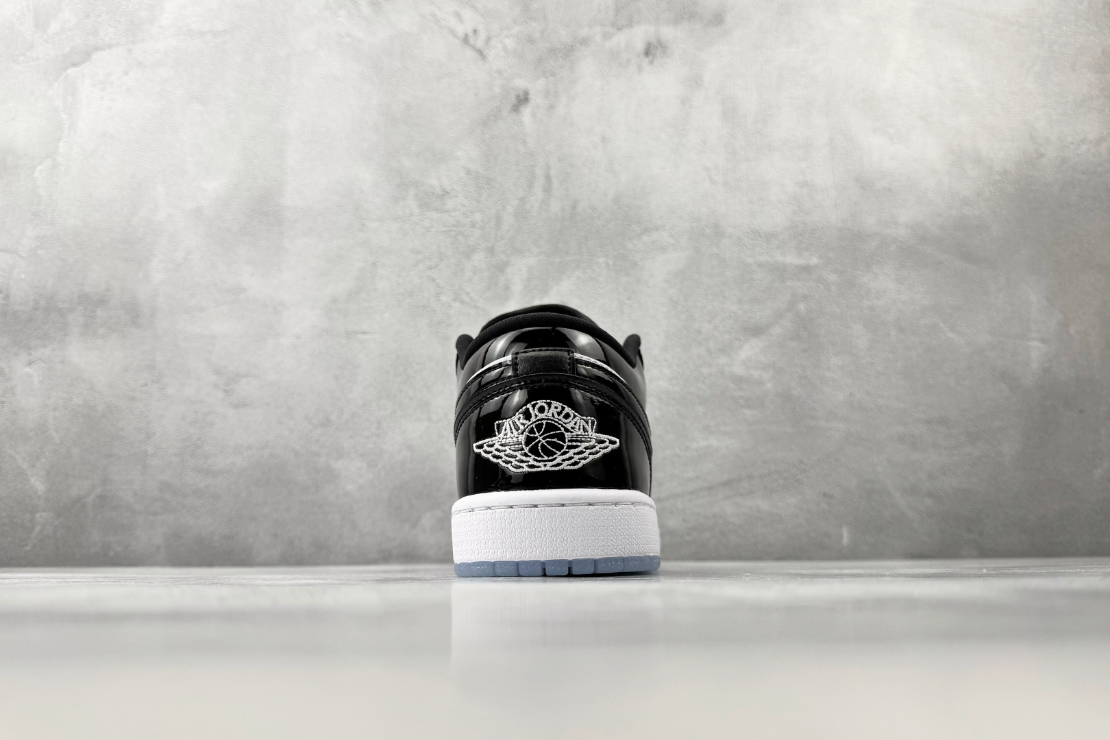 平台爆款 Jordan Air Jordan 1 Low Concord 白黑 DV1309-100-Top High Quatity Cheap Sneakers Fashion Clothing Clothes Bags handbags Shoes of all Brand wholesale With The best Quality And Beautiful Price from China Factory Chinese suppliers wholesaler seller 平台爆款 Jordan Air Jordan 1 Low Concord 白黑 DV1309-100