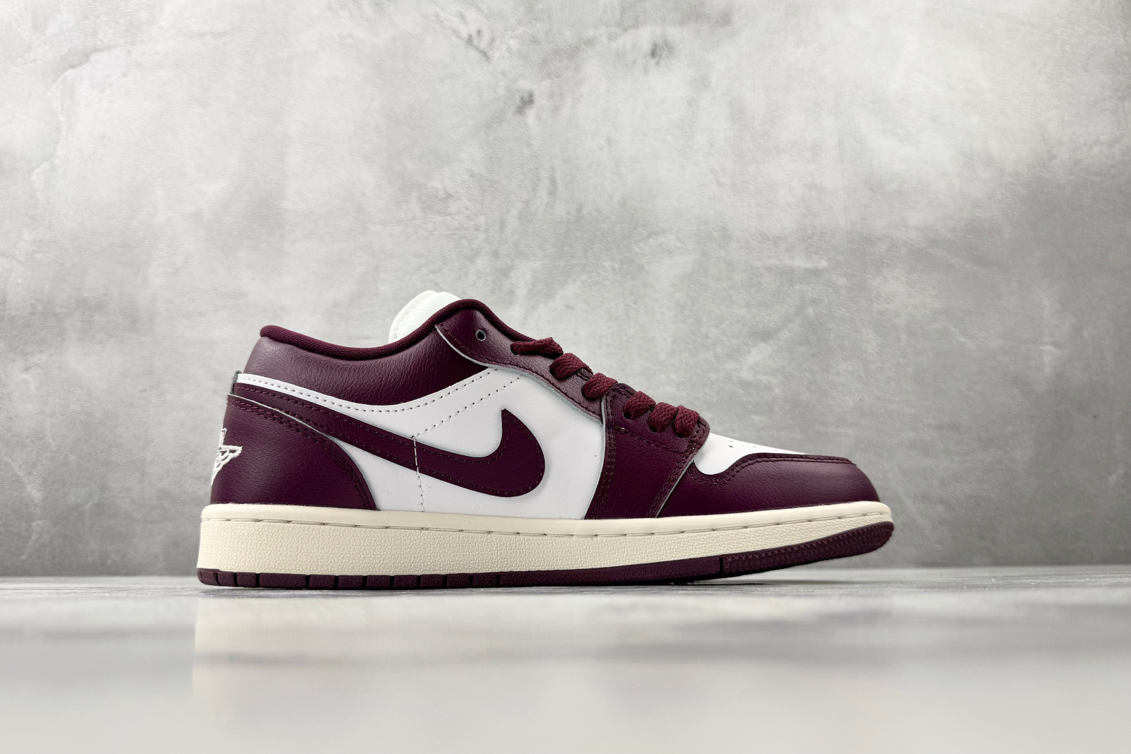 平台爆款 Jordan Air Jordan 1 紫红白 DC0774-161-Top High Quatity Cheap Sneakers Fashion Clothing Clothes Bags handbags Shoes of all Brand wholesale With The best Quality And Beautiful Price from China Factory Chinese suppliers wholesaler seller 平台爆款 Jordan Air Jordan 1 紫红白 DC0774-161