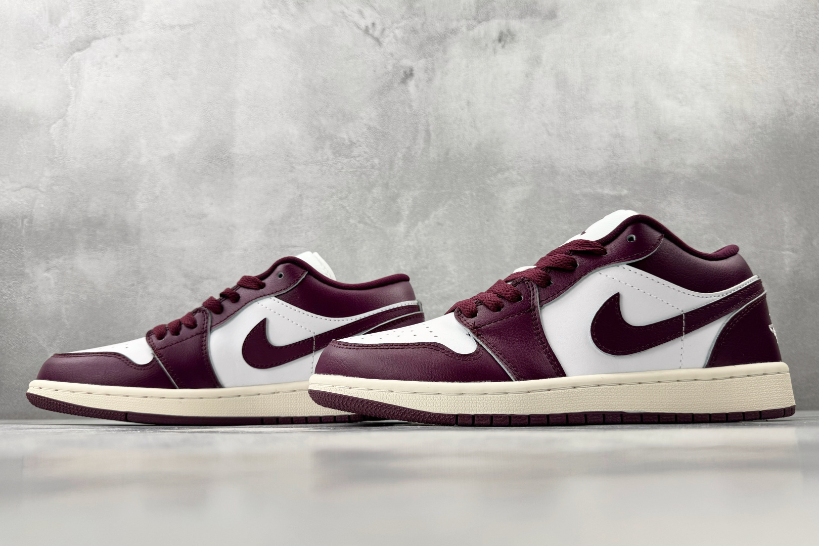 平台爆款 Jordan Air Jordan 1 紫红白 DC0774-161-Top High Quatity Cheap Sneakers Fashion Clothing Clothes Bags handbags Shoes of all Brand wholesale With The best Quality And Beautiful Price from China Factory Chinese suppliers wholesaler seller 平台爆款 Jordan Air Jordan 1 紫红白 DC0774-161