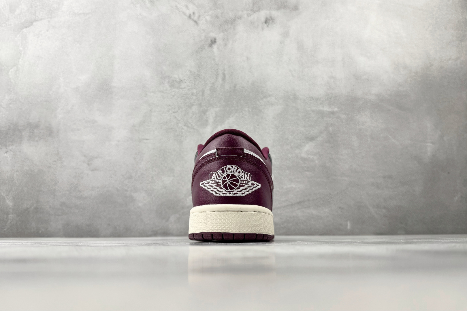 平台爆款 Jordan Air Jordan 1 紫红白 DC0774-161-Top High Quatity Cheap Sneakers Fashion Clothing Clothes Bags handbags Shoes of all Brand wholesale With The best Quality And Beautiful Price from China Factory Chinese suppliers wholesaler seller 平台爆款 Jordan Air Jordan 1 紫红白 DC0774-161