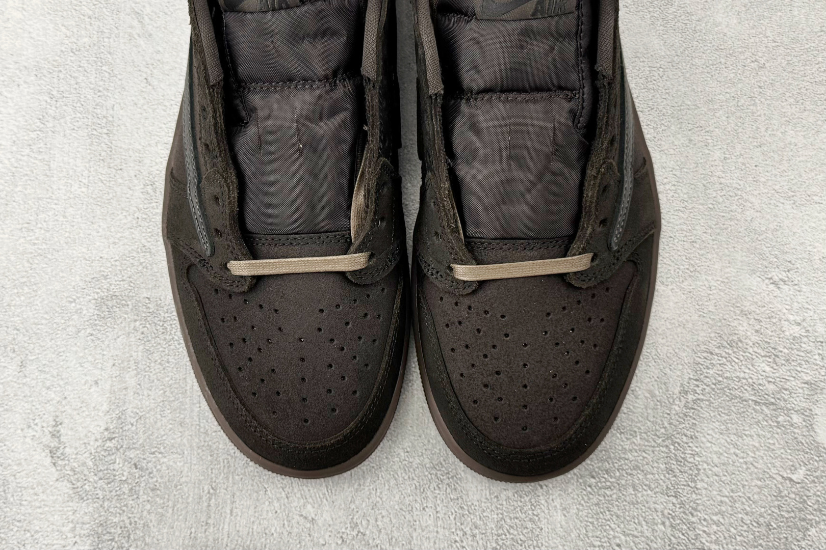 纯原品质 Travis Scott x Jordan Air Jordan 1 Low Velvet Brown倒钩9.0 丝绒摩卡 黑棕 DM7866-202-Top High Quatity Cheap Sneakers Fashion Clothing Clothes Bags handbags Shoes of all Brand wholesale With The best Quality And Beautiful Price from China Factory Chinese suppliers wholesaler seller 纯原品质 Travis Scott x Jordan Air Jordan 1 Low Velvet Brown倒钩9.0 丝绒摩卡 黑棕 DM7866-202