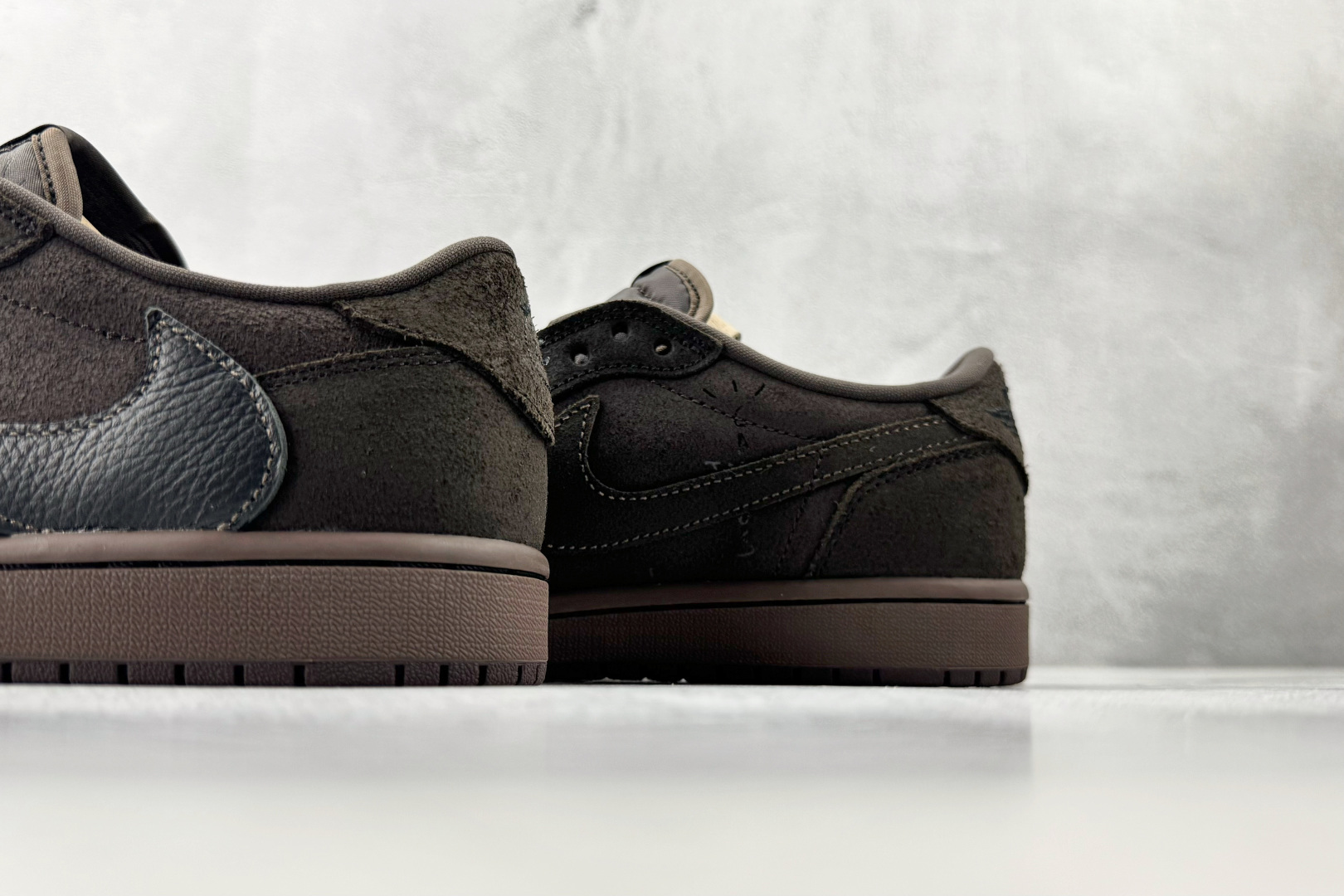 纯原品质 Travis Scott x Jordan Air Jordan 1 Low Velvet Brown倒钩9.0 丝绒摩卡 黑棕 DM7866-202-Top High Quatity Cheap Sneakers Fashion Clothing Clothes Bags handbags Shoes of all Brand wholesale With The best Quality And Beautiful Price from China Factory Chinese suppliers wholesaler seller 纯原品质 Travis Scott x Jordan Air Jordan 1 Low Velvet Brown倒钩9.0 丝绒摩卡 黑棕 DM7866-202