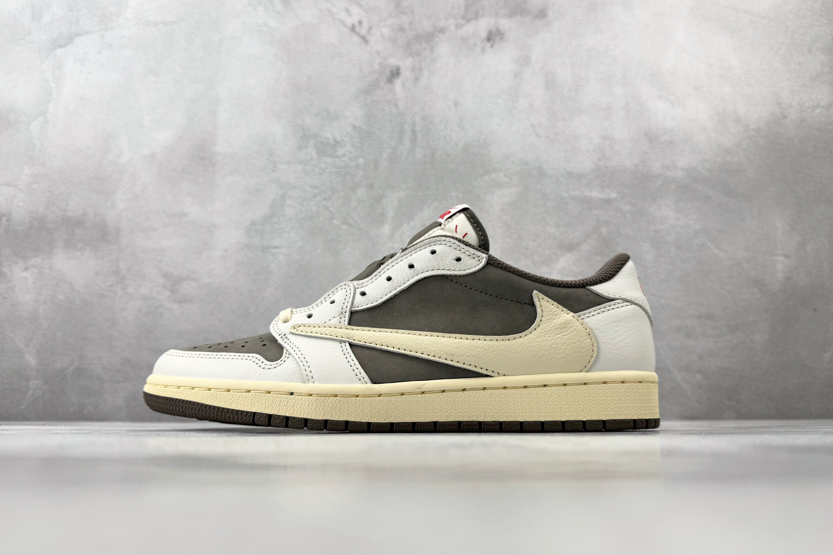 DG2.0 纯原品质   Jordan  × Travis Scott Air Jordan 1 白棕色
