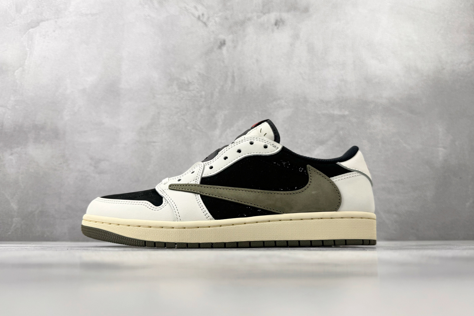 DG2.0 纯原品质    Travis Scott x Jordan Air Jordan 1 倒钩 