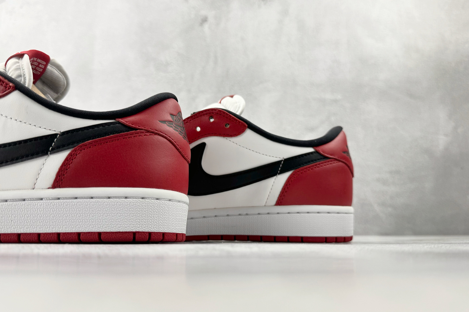 纯原品质 Jordan Air Jordan 1 RETRO LOW Chica红白黑 HQ6998-600-Top High Quatity Cheap Sneakers Fashion Clothing Clothes Bags handbags Shoes of all Brand wholesale With The best Quality And Beautiful Price from China Factory Chinese suppliers wholesaler seller 纯原品质 Jordan Air Jordan 1 RETRO LOW Chica红白黑 HQ6998-600
