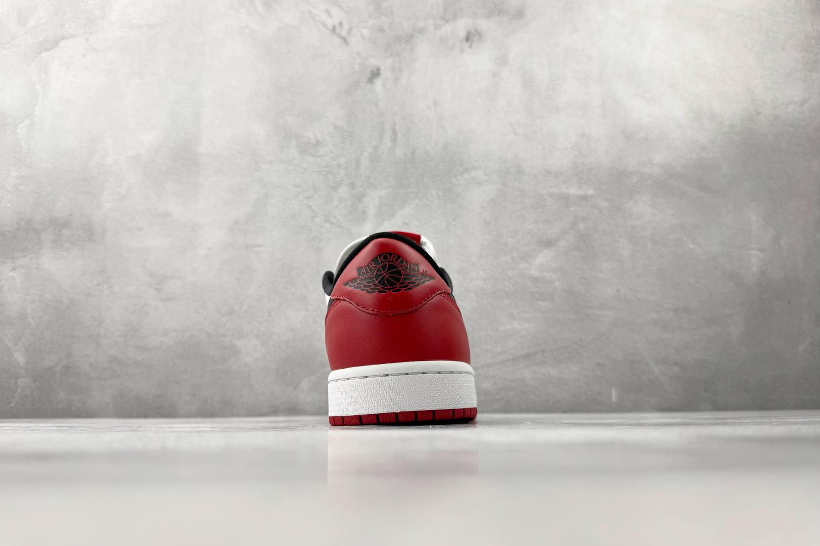纯原品质 Jordan Air Jordan 1 RETRO LOW Chica红白黑 HQ6998-600-Top High Quatity Cheap Sneakers Fashion Clothing Clothes Bags handbags Shoes of all Brand wholesale With The best Quality And Beautiful Price from China Factory Chinese suppliers wholesaler seller 纯原品质 Jordan Air Jordan 1 RETRO LOW Chica红白黑 HQ6998-600