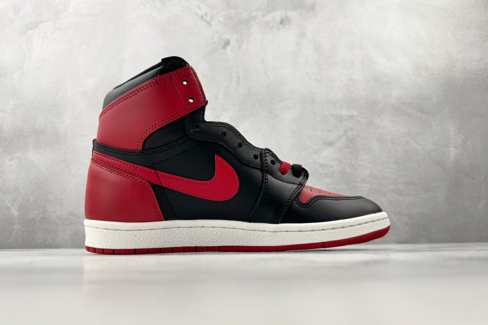 纯原品质 Jordan Air Jordan 1 Retro Bred Banned 禁穿 黑红 555088-001-Top High Quatity Cheap Sneakers Fashion Clothing Clothes Bags handbags Shoes of all Brand wholesale With The best Quality And Beautiful Price from China Factory Chinese suppliers wholesaler seller 纯原品质 Jordan Air Jordan 1 Retro Bred Banned 禁穿 黑红 555088-001