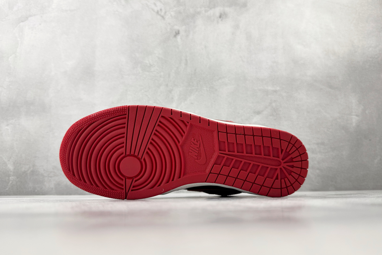 纯原品质 Jordan Air Jordan 1 Retro Bred Banned 禁穿 黑红 555088-001-Top High Quatity Cheap Sneakers Fashion Clothing Clothes Bags handbags Shoes of all Brand wholesale With The best Quality And Beautiful Price from China Factory Chinese suppliers wholesaler seller 纯原品质 Jordan Air Jordan 1 Retro Bred Banned 禁穿 黑红 555088-001