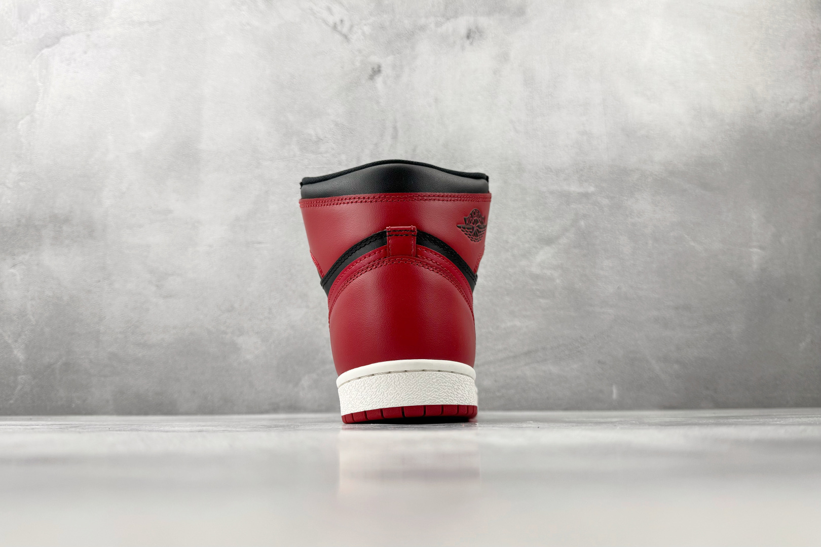 纯原品质 Jordan Air Jordan 1 Retro Bred Banned 禁穿 黑红 555088-001-Top High Quatity Cheap Sneakers Fashion Clothing Clothes Bags handbags Shoes of all Brand wholesale With The best Quality And Beautiful Price from China Factory Chinese suppliers wholesaler seller 纯原品质 Jordan Air Jordan 1 Retro Bred Banned 禁穿 黑红 555088-001