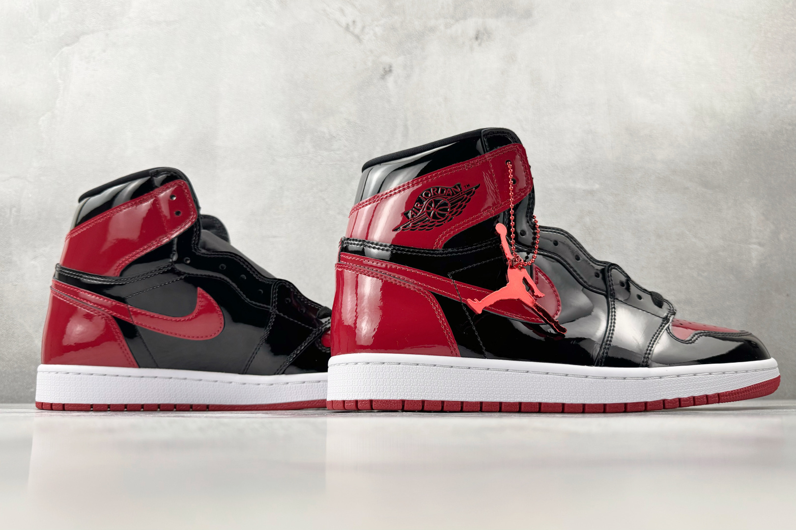 纯原品质 Jordan Air Jordan 1 retro high patent bred 禁穿 黑红 555088-063-Top High Quatity Cheap Sneakers Fashion Clothing Clothes Bags handbags Shoes of all Brand wholesale With The best Quality And Beautiful Price from China Factory Chinese suppliers wholesaler seller 纯原品质 Jordan Air Jordan 1 retro high patent bred 禁穿 黑红 555088-063