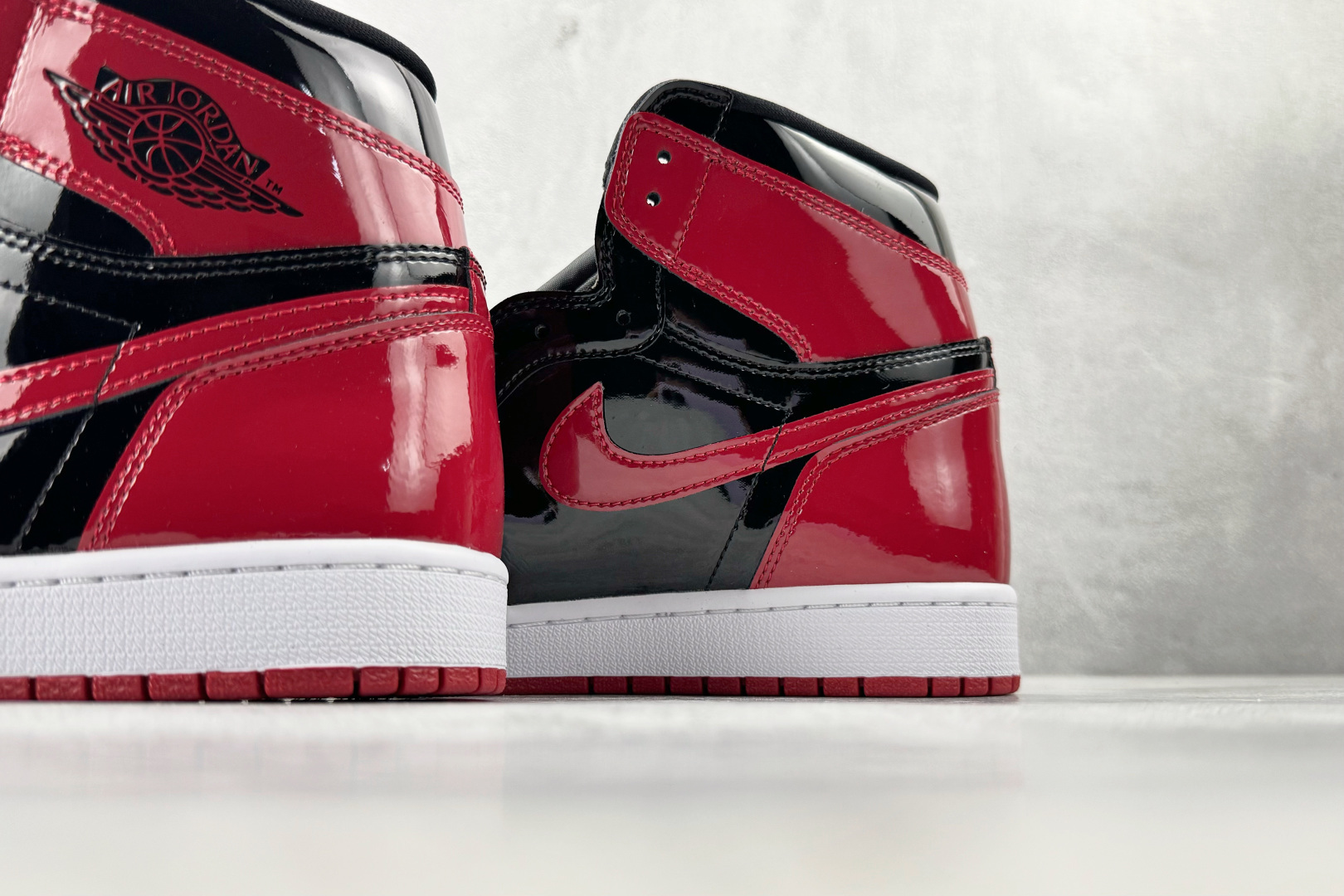 纯原品质 Jordan Air Jordan 1 retro high patent bred 禁穿 黑红 555088-063-Top High Quatity Cheap Sneakers Fashion Clothing Clothes Bags handbags Shoes of all Brand wholesale With The best Quality And Beautiful Price from China Factory Chinese suppliers wholesaler seller 纯原品质 Jordan Air Jordan 1 retro high patent bred 禁穿 黑红 555088-063