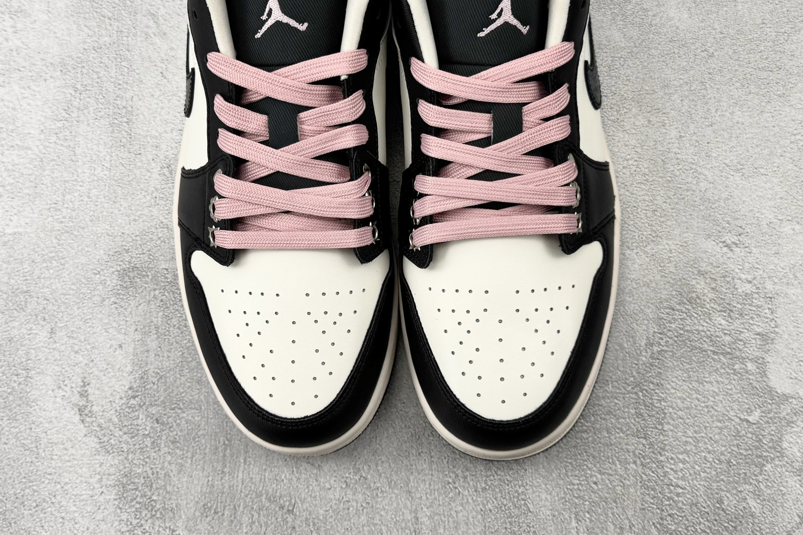 综合版 Jordan Air Jordan 1 SE Iced Carmine 炭黑 II0595-001-Top High Quatity Cheap Sneakers Fashion Clothing Clothes Bags handbags Shoes of all Brand wholesale With The best Quality And Beautiful Price from China Factory Chinese suppliers wholesaler seller 综合版 Jordan Air Jordan 1 SE Iced Carmine 炭黑 II0595-001