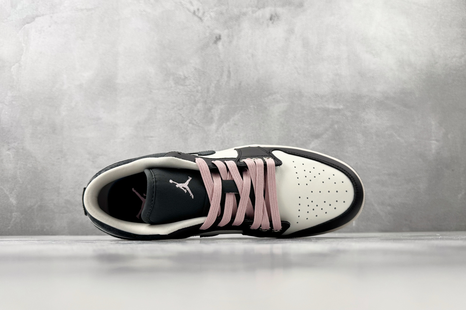 综合版 Jordan Air Jordan 1 SE Iced Carmine 炭黑 II0595-001-Top High Quatity Cheap Sneakers Fashion Clothing Clothes Bags handbags Shoes of all Brand wholesale With The best Quality And Beautiful Price from China Factory Chinese suppliers wholesaler seller 综合版 Jordan Air Jordan 1 SE Iced Carmine 炭黑 II0595-001