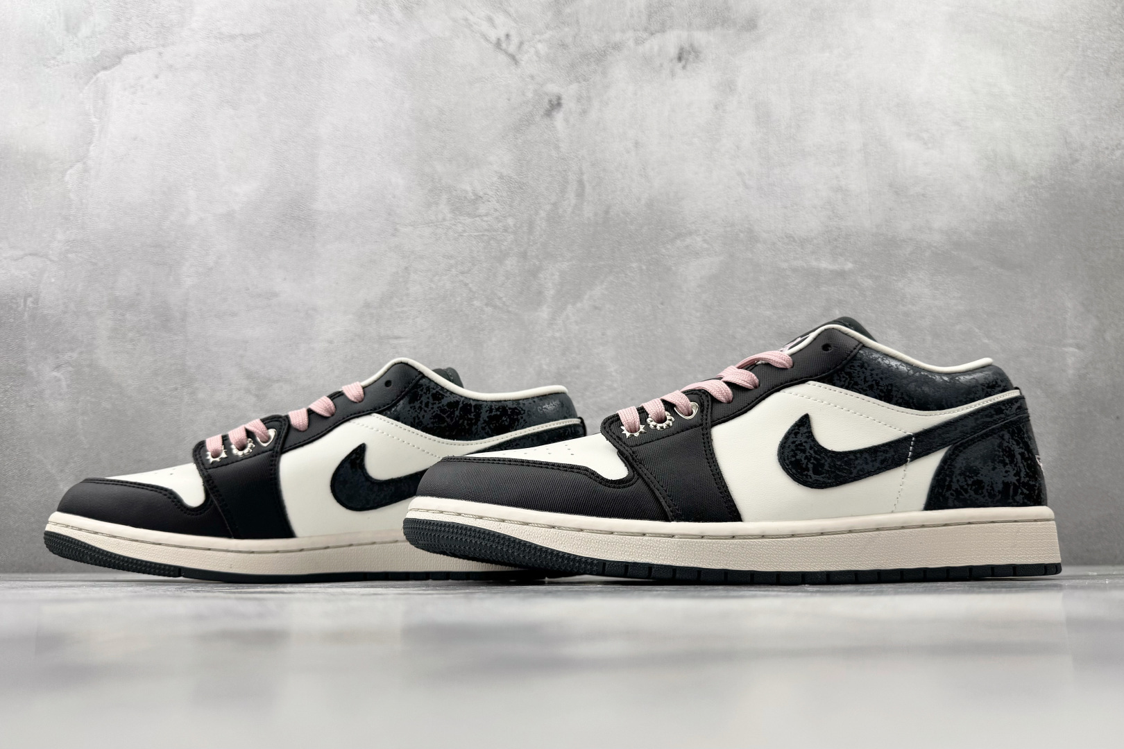 综合版 Jordan Air Jordan 1 SE Iced Carmine 炭黑 II0595-001-Top High Quatity Cheap Sneakers Fashion Clothing Clothes Bags handbags Shoes of all Brand wholesale With The best Quality And Beautiful Price from China Factory Chinese suppliers wholesaler seller 综合版 Jordan Air Jordan 1 SE Iced Carmine 炭黑 II0595-001