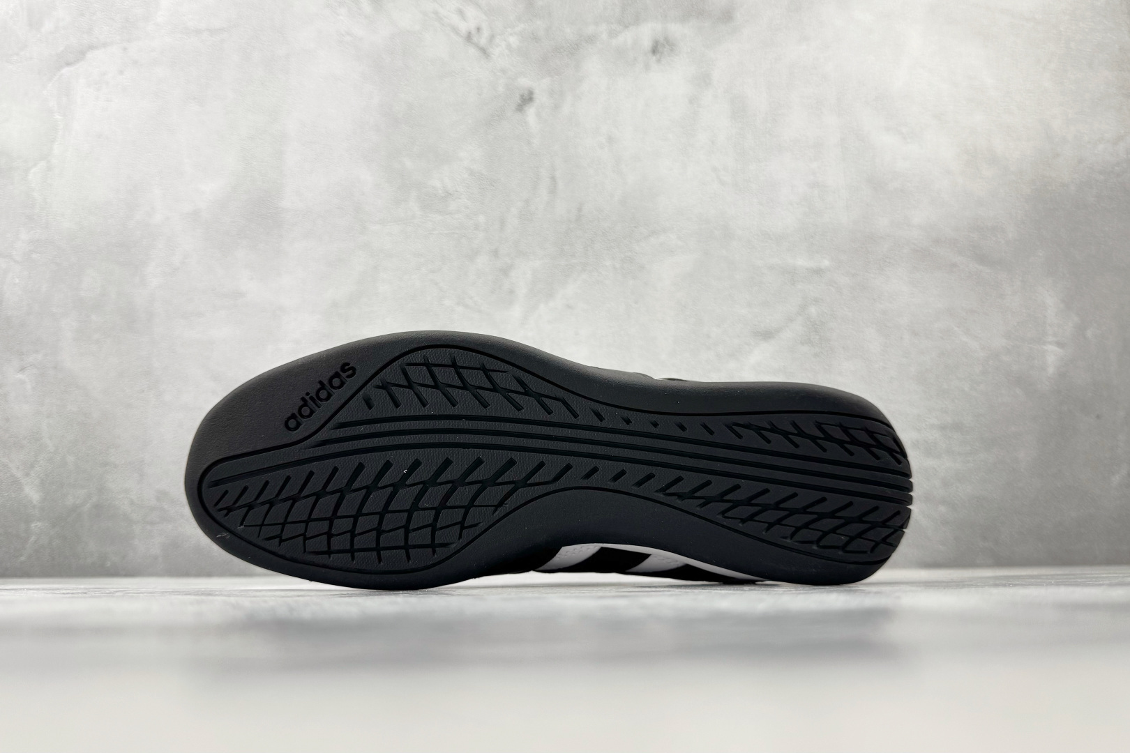 170 出口订单 adidas Trainers Adipista 白色 HQ9160