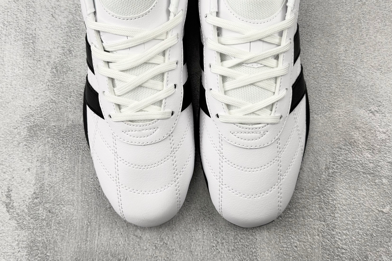 170 出口订单 adidas Trainers Adipista 白色 HQ9160