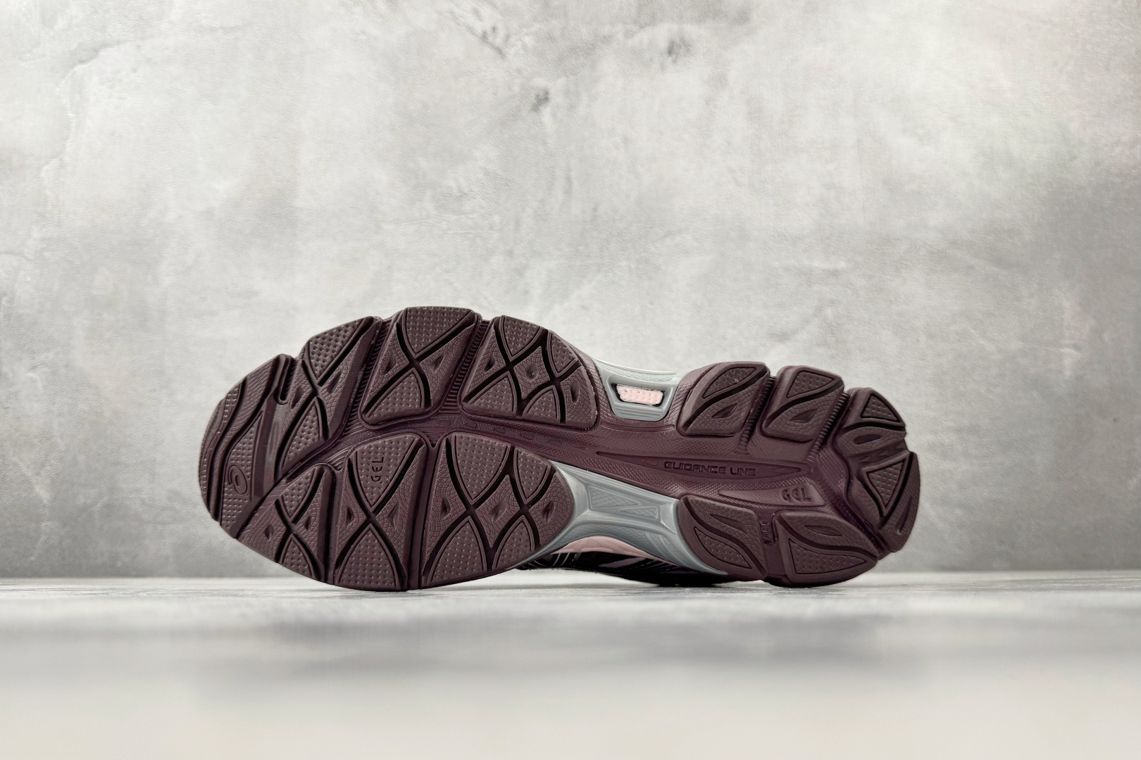 HX ASICS Gel-Cumulus 16 落日红货号：1203A733-600尺码：36 36.5