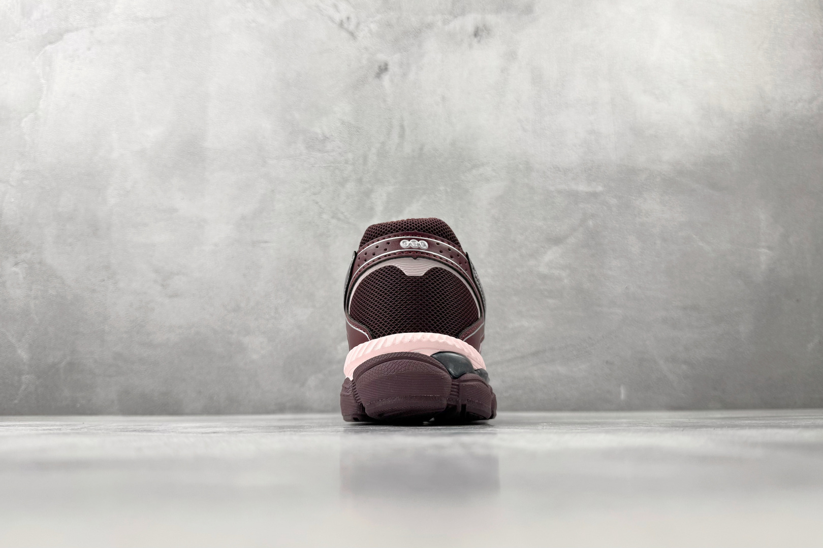 HX ASICS Gel-Cumulus 16 落日红货号：1203A733-600尺码：36 36.5