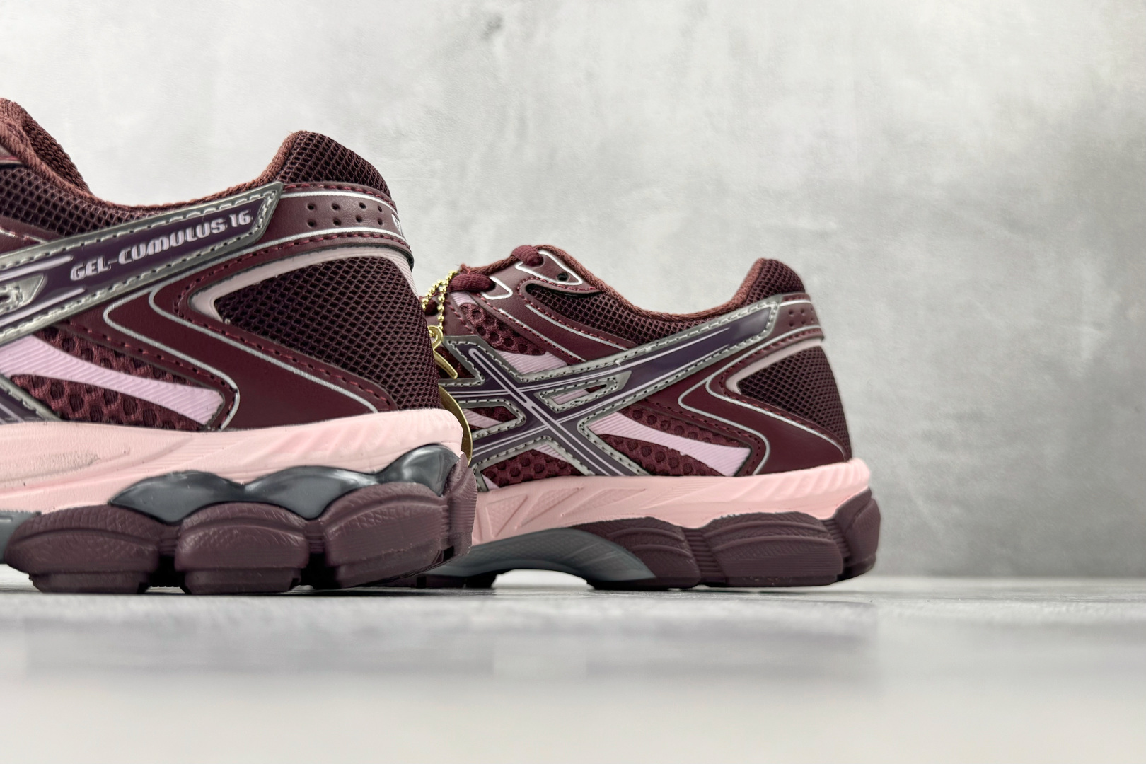 HX ASICS Gel-Cumulus 16 落日红货号：1203A733-600尺码：36 36.5