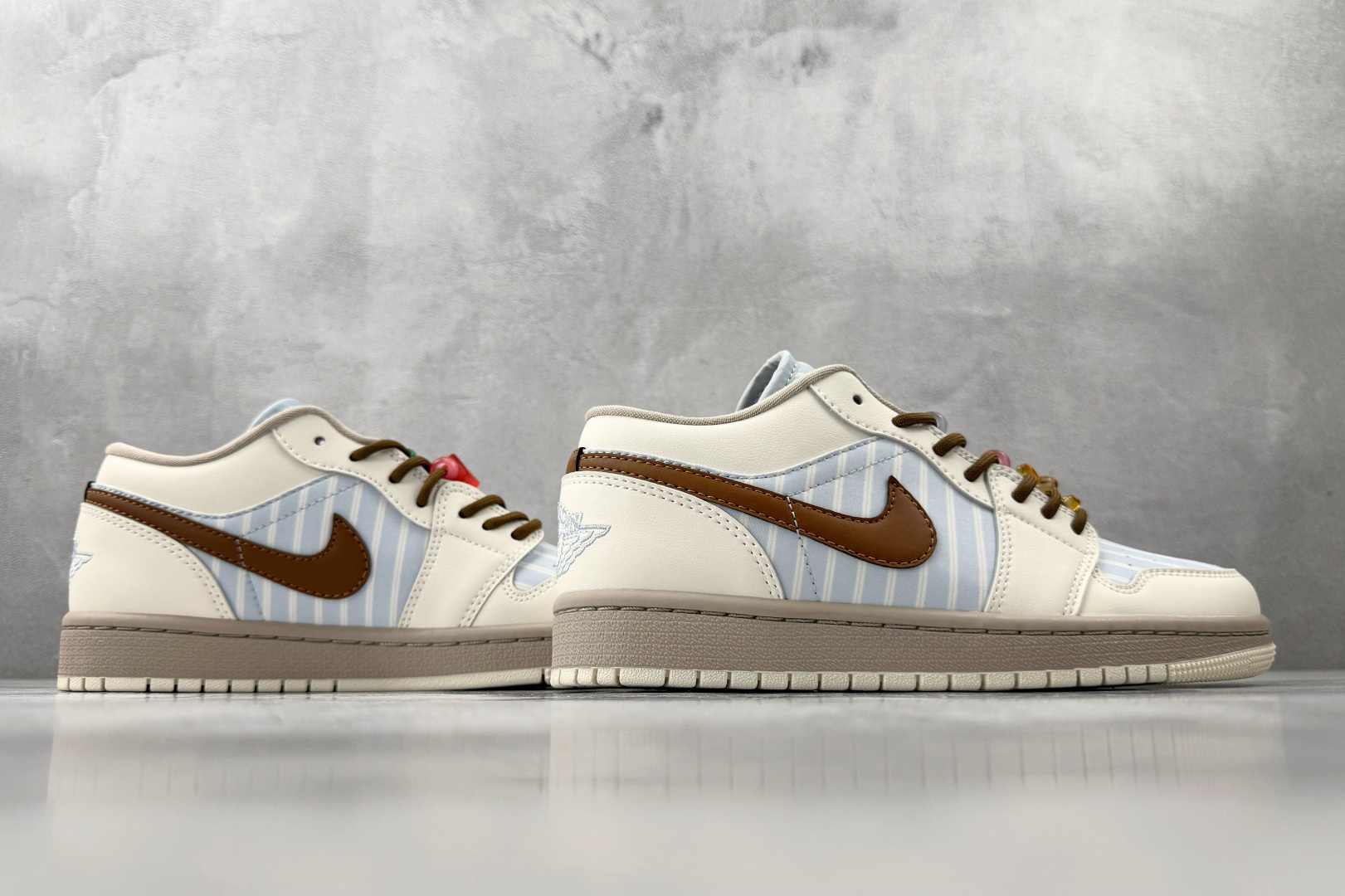 综合版 Jordan Air Jordan 1 ”条纹西装”白蓝 IR7553-422-Top High Quatity Cheap Sneakers Fashion Clothing Clothes Bags handbags Shoes of all Brand wholesale With The best Quality And Beautiful Price from China Factory Chinese suppliers wholesaler seller 综合版 Jordan Air Jordan 1 ”条纹西装”白蓝 IR7553-422