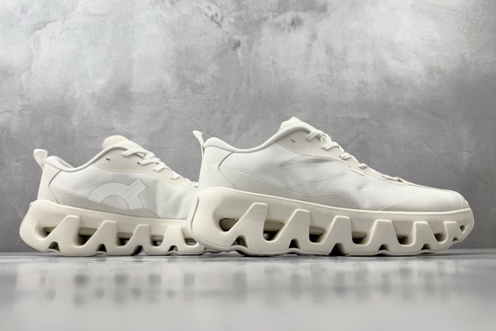 200 On × KITH K-Tech 1米白 3MG1077
