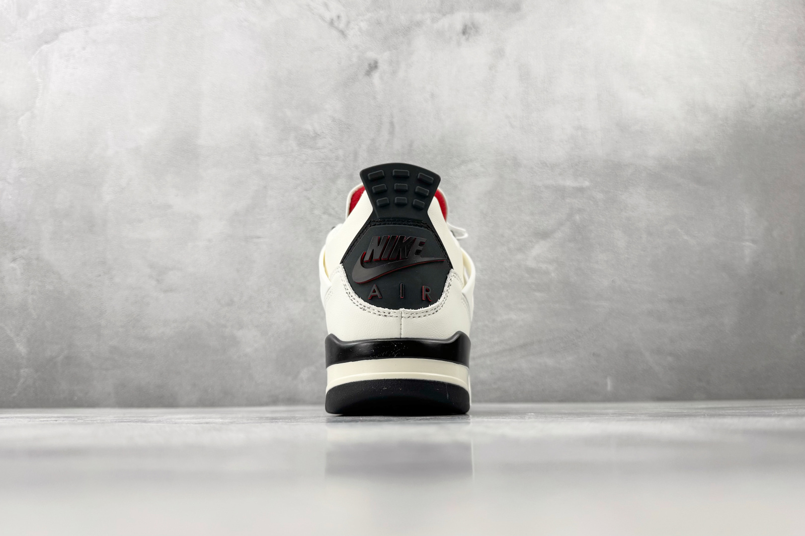 东南亚订单 Jordan Air Jordan 4 Retro ”Flight Club”白黑红 IM4002-100