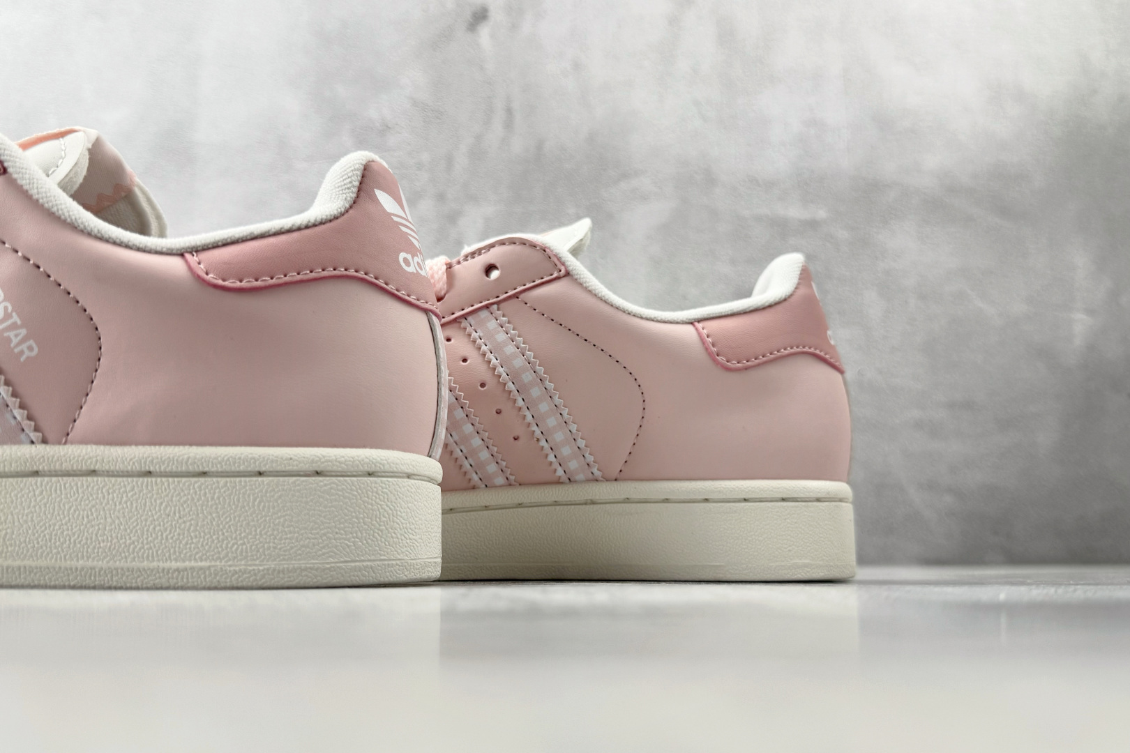 170 平台专供 adidas originals Superstar 2 粉色 KJ3968-Chinese UA Cheap High Quatity Brand Clothes Bags handbags Sneakers wholesale wholesaler seller from China Factory suppliers Fashion Clothing Shoes best Quality Beautiful Price 170 平台专供 adidas originals Superstar 2 粉色 KJ3968