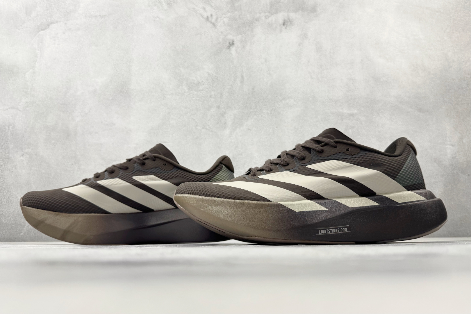 180 adidas Adizero Evo SL WOVEN 褐色 KJ2002